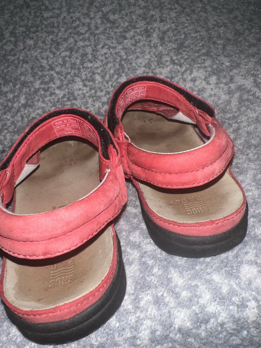 Teva Red Suede-Look Women's Hook-and-Loop Sandals Shoc pad sole size 7.5 - Picture 4 of 7